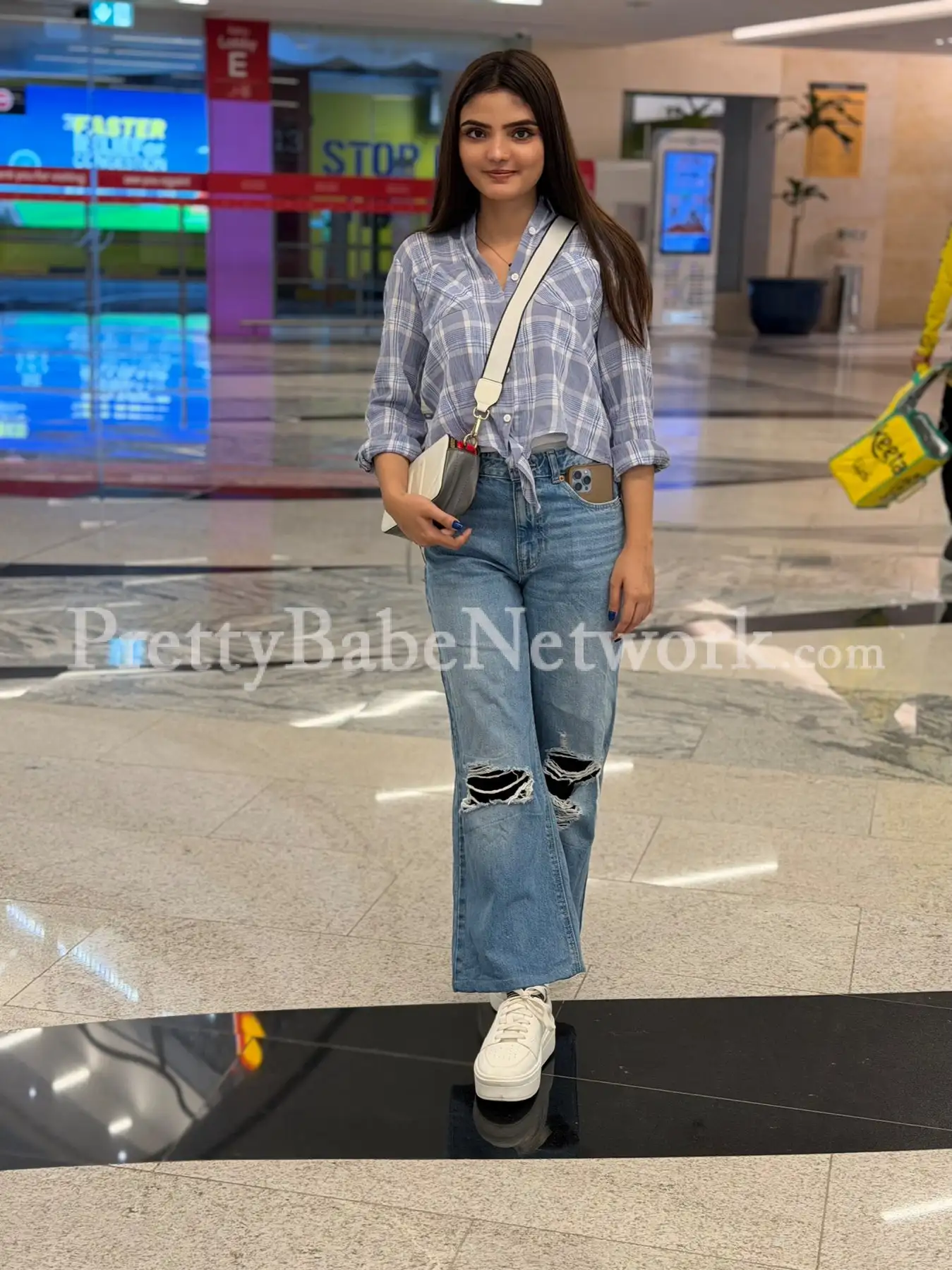 Aarushi Singh—High-Class Escort in Noida with 100% Genuine Photo